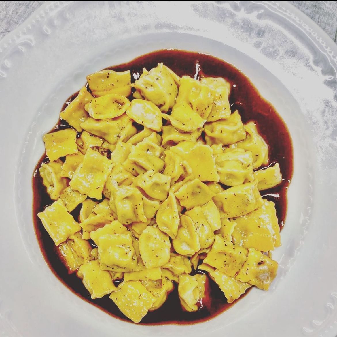 Agnolotti fatti a mano al sugo d'arrosto
